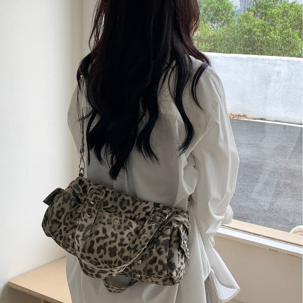 SNOWY LEOPARD - Boston Bag